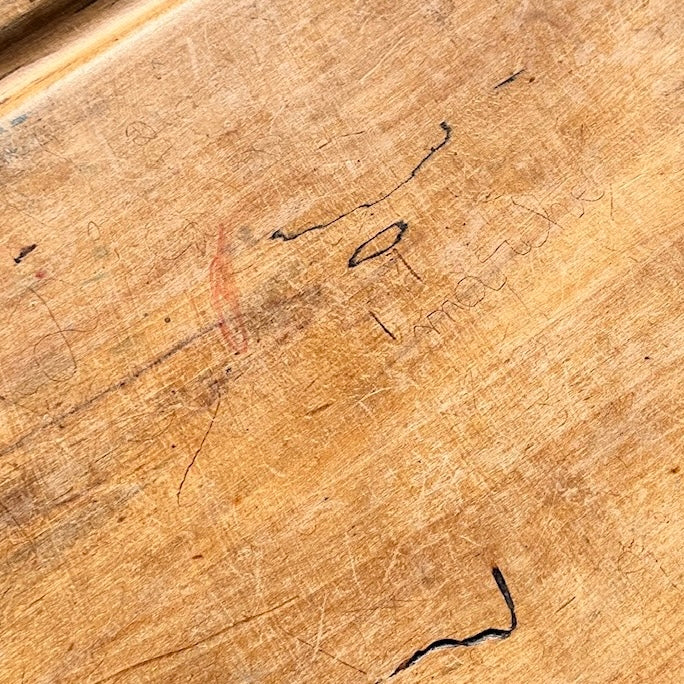 Bureau d’écolier en bois massif - Milieu XXème Siècle - Chaise Indépendante