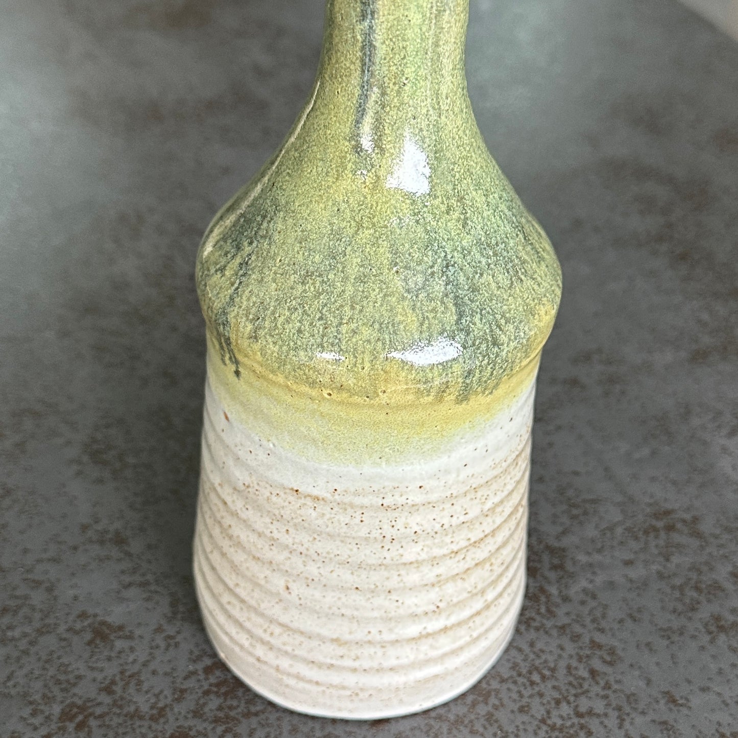 Vase Soliflore en Céramique Beige et Vert Amandes
