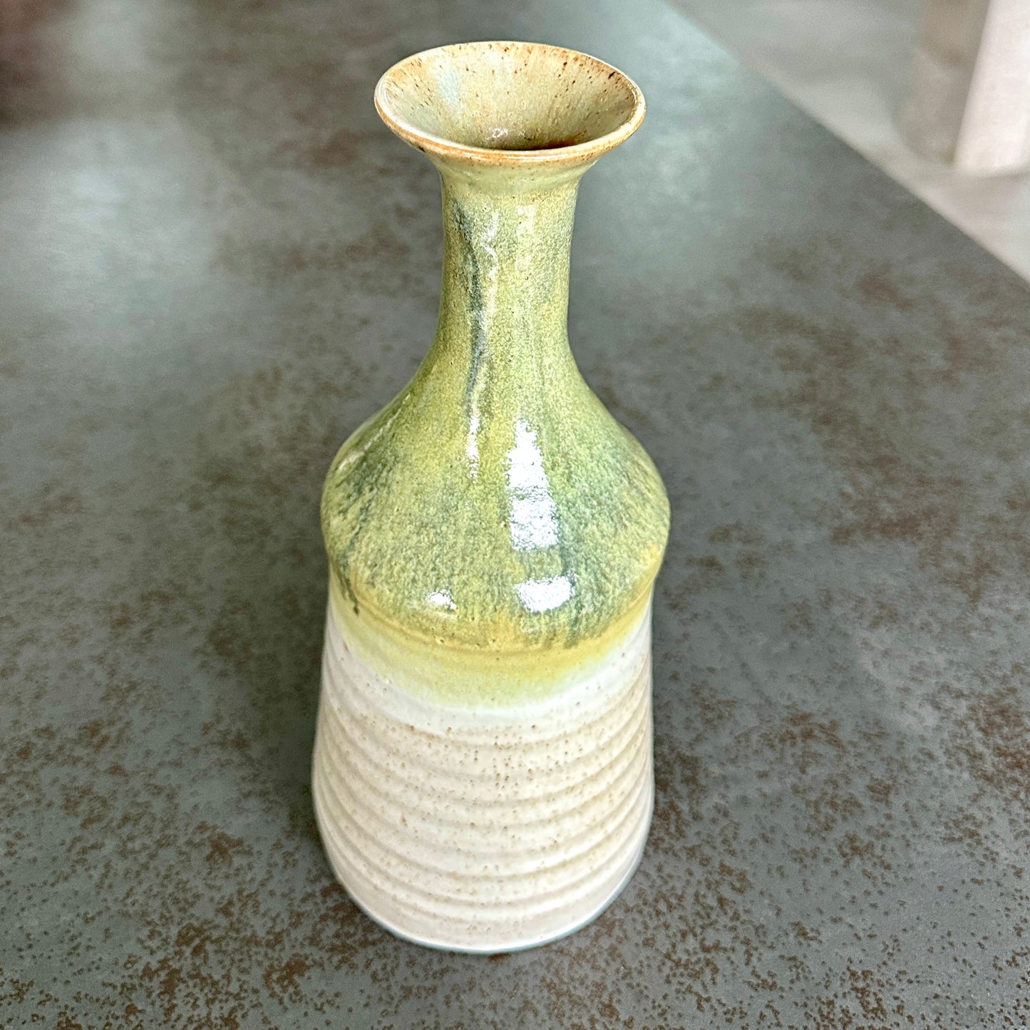 Vase Soliflore en Céramique Beige et Vert Amandes