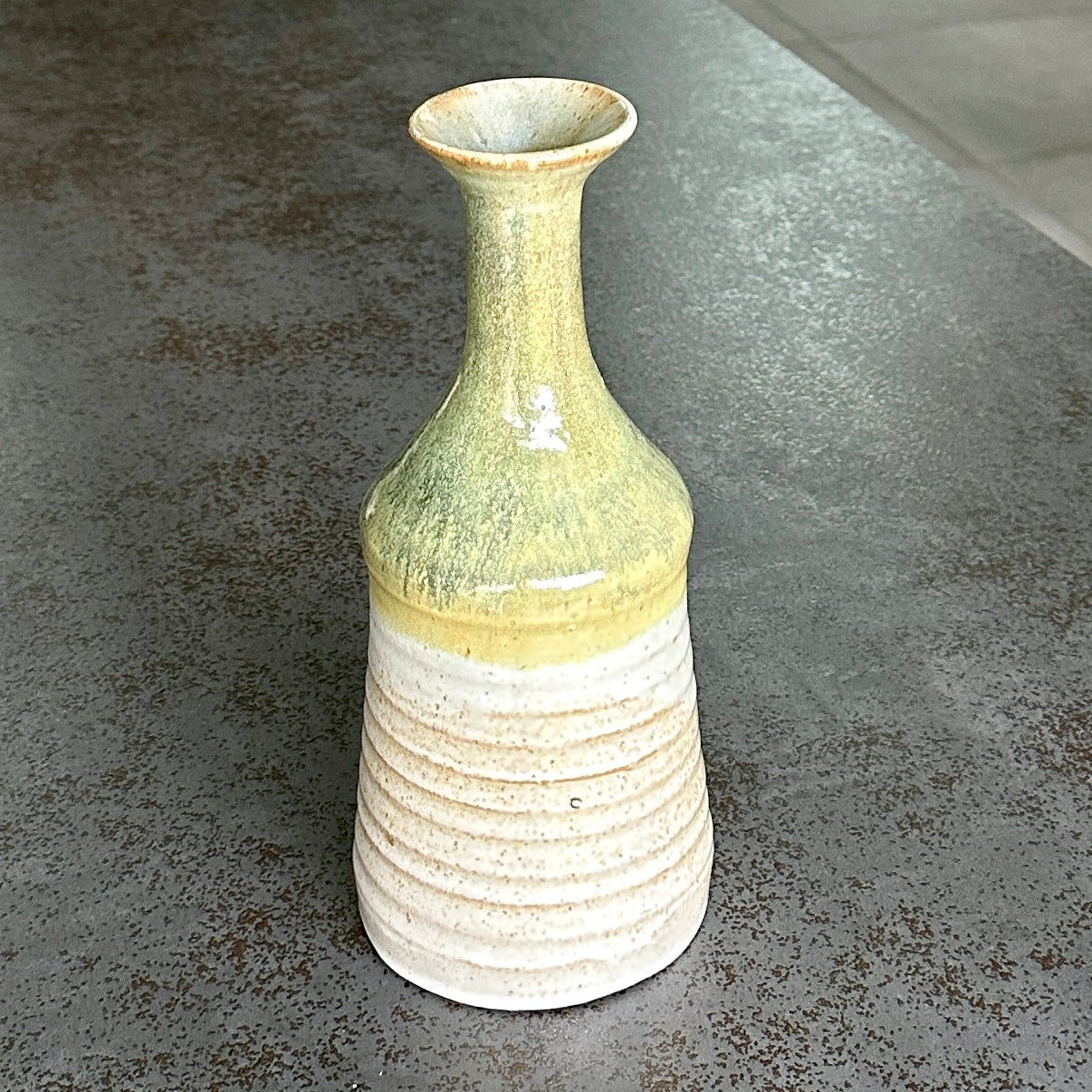 Vase Soliflore en Céramique Beige et Vert Amandes