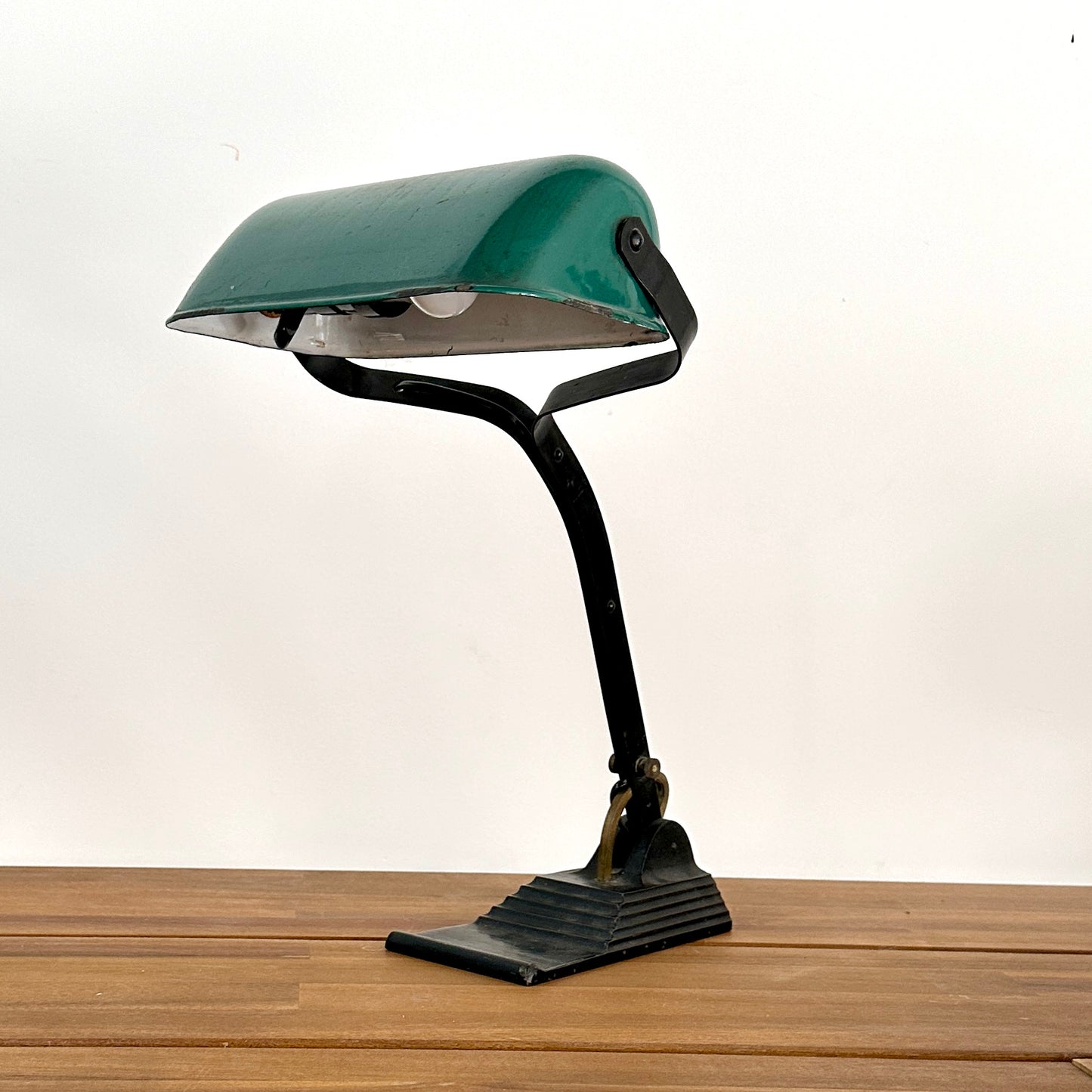 Lampe de bureau HORAX à piètement escalier - Circa 1930