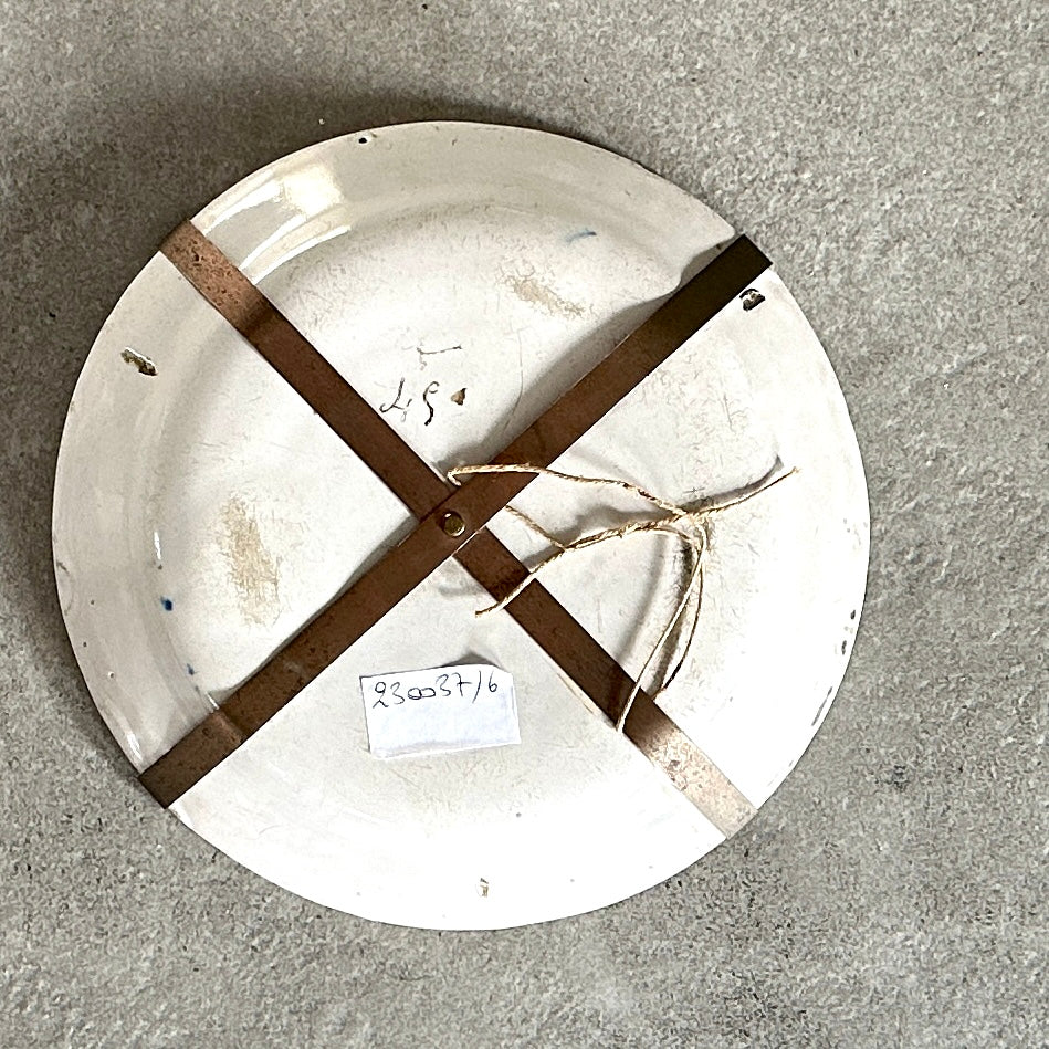 Assiette en faïence à décor polychrome - XVIII ème siècle
