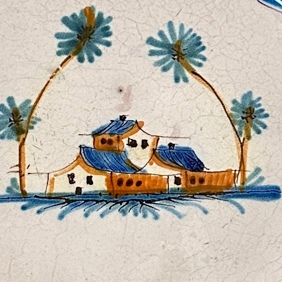 Assiette en faïence à décor polychrome - XVIII ème siècle