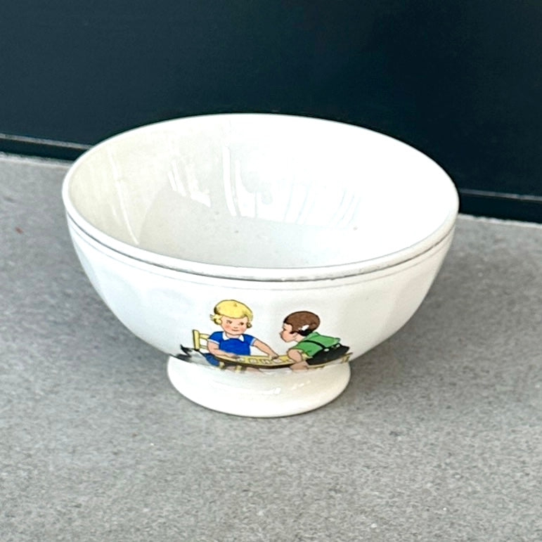 Bol ancien en faïence décor enfantin naïf – années 1930/1950 – décor jeux d'enfants