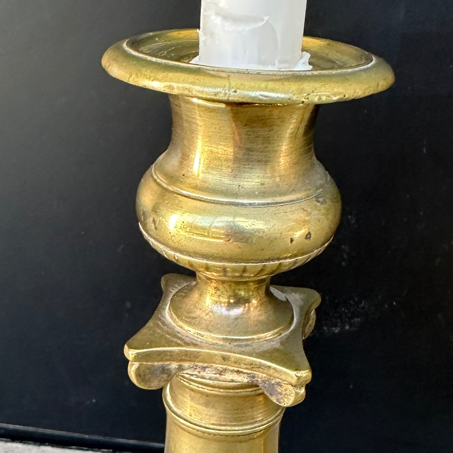 🕯️ Paire de Bougeoirs en Laiton XIXe – Style Néoclassique