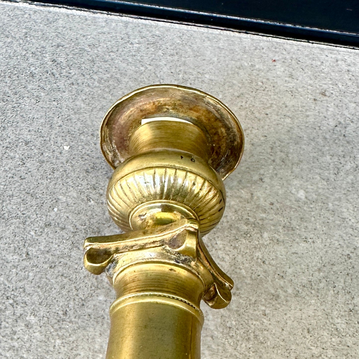 🕯️ Paire de Bougeoirs en Laiton XIXe – Style Néoclassique