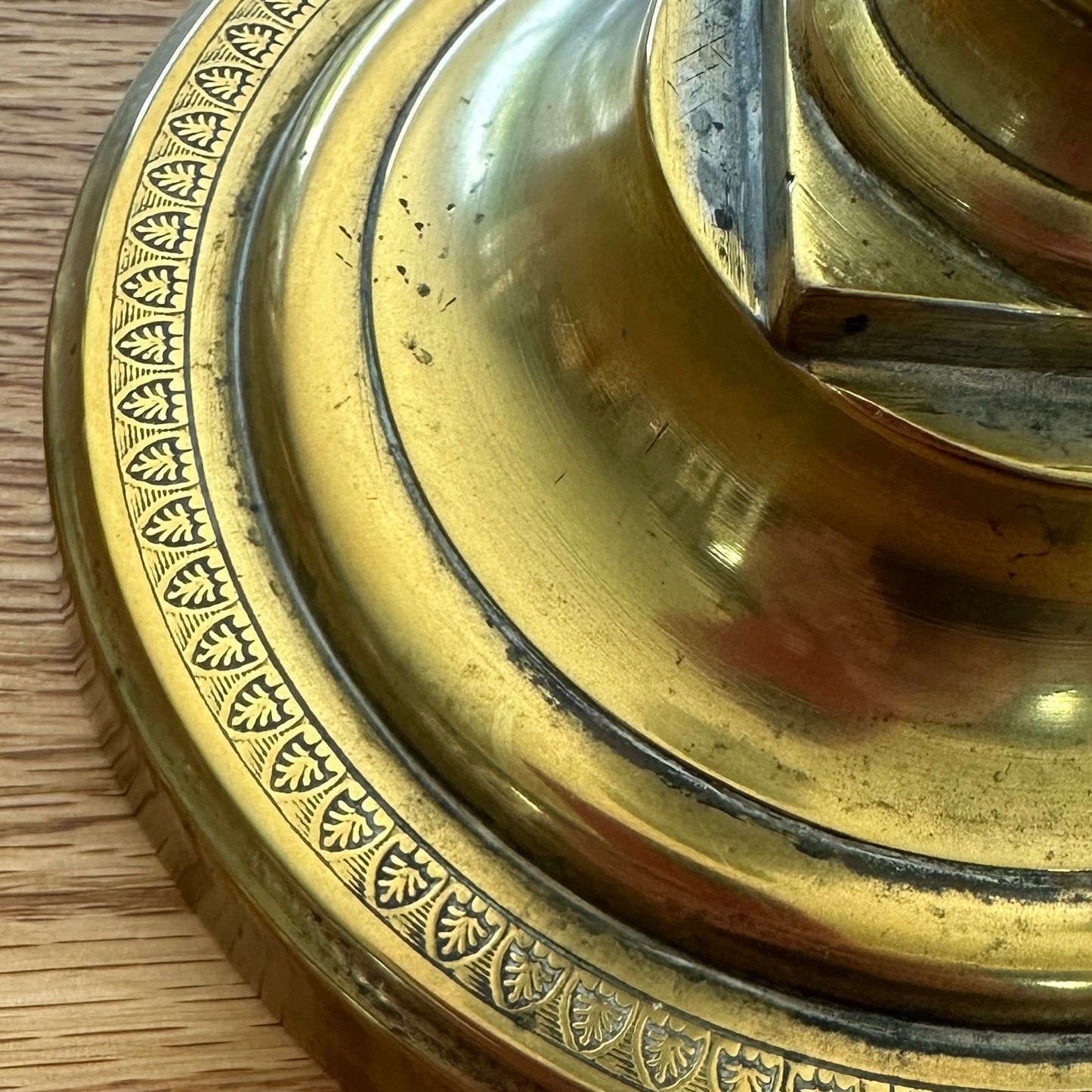 🕯️ Paire de Bougeoirs en Laiton XIXe – Style Néoclassique