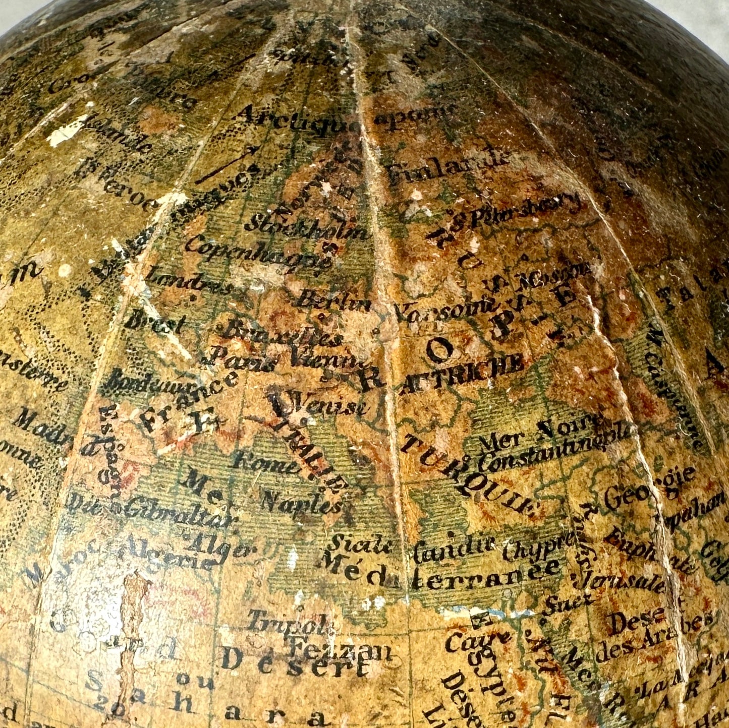 Globe Terrestre Ancien J.L & Cie 🌍 | Piètement Métal Doré | XIXᵉ siècle | 20,5 cm