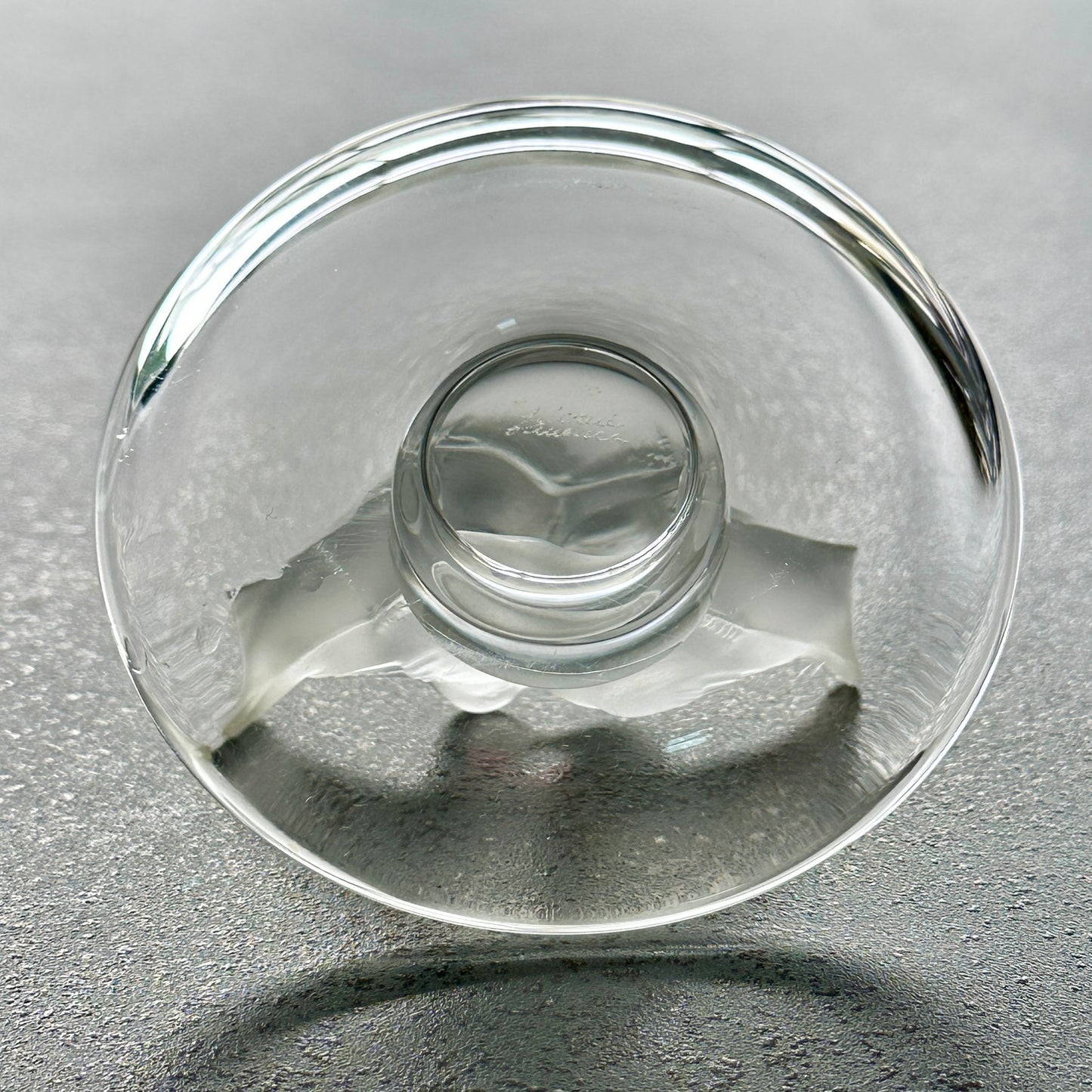 Baguier en cristal signé Lalique France - Modèle Couple de Colombes