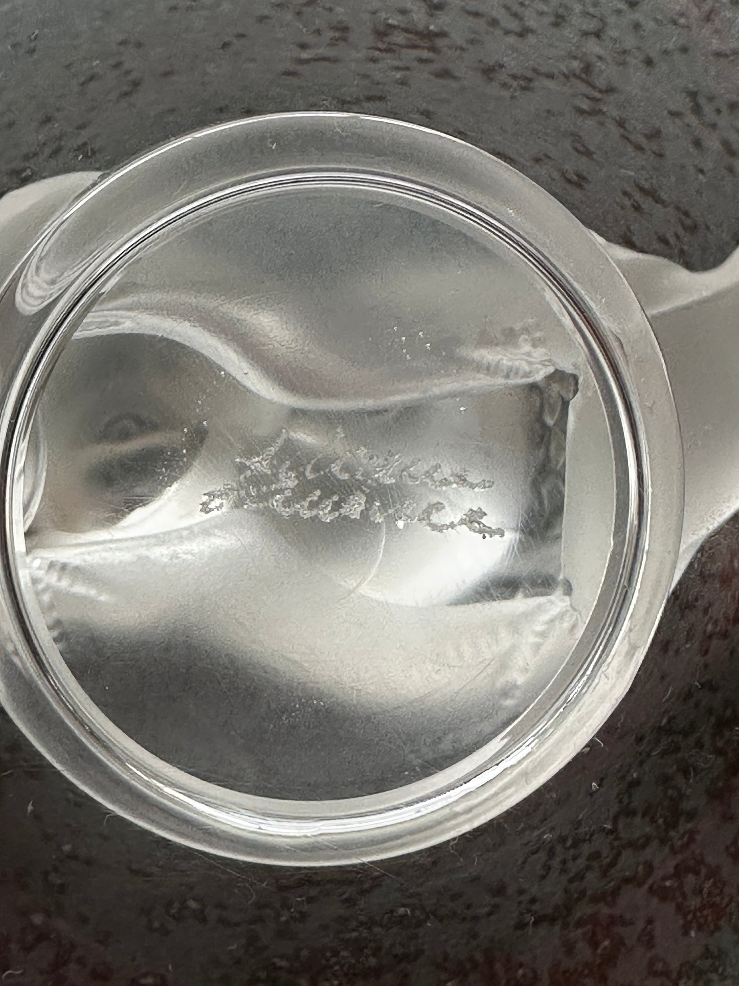 Baguier en cristal signé Lalique France - Modèle Couple de Colombes