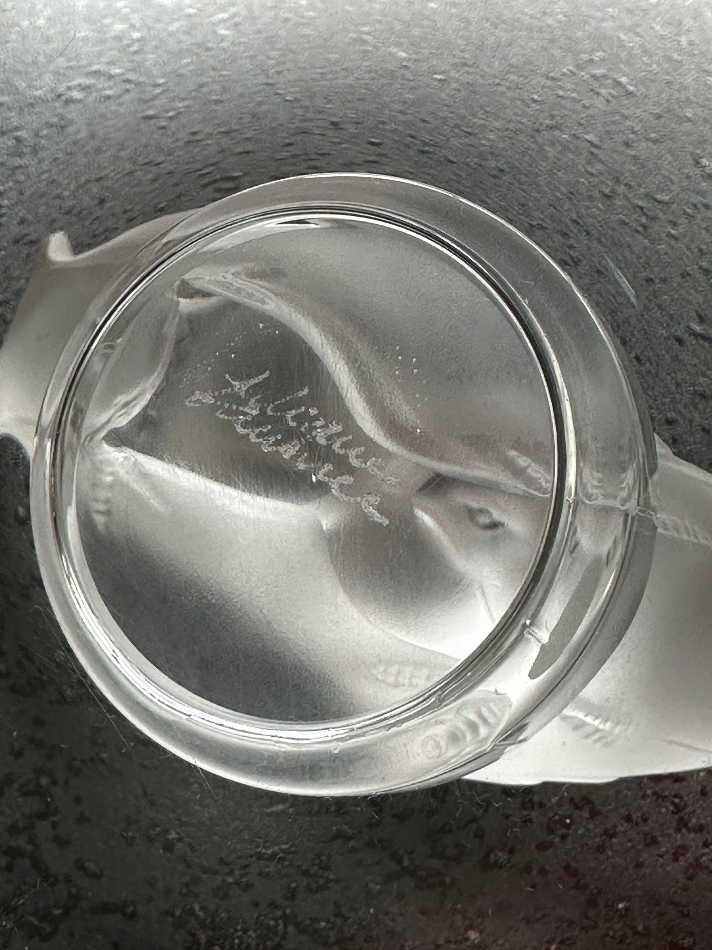 Baguier en cristal signé Lalique France - Modèle Couple de Colombes