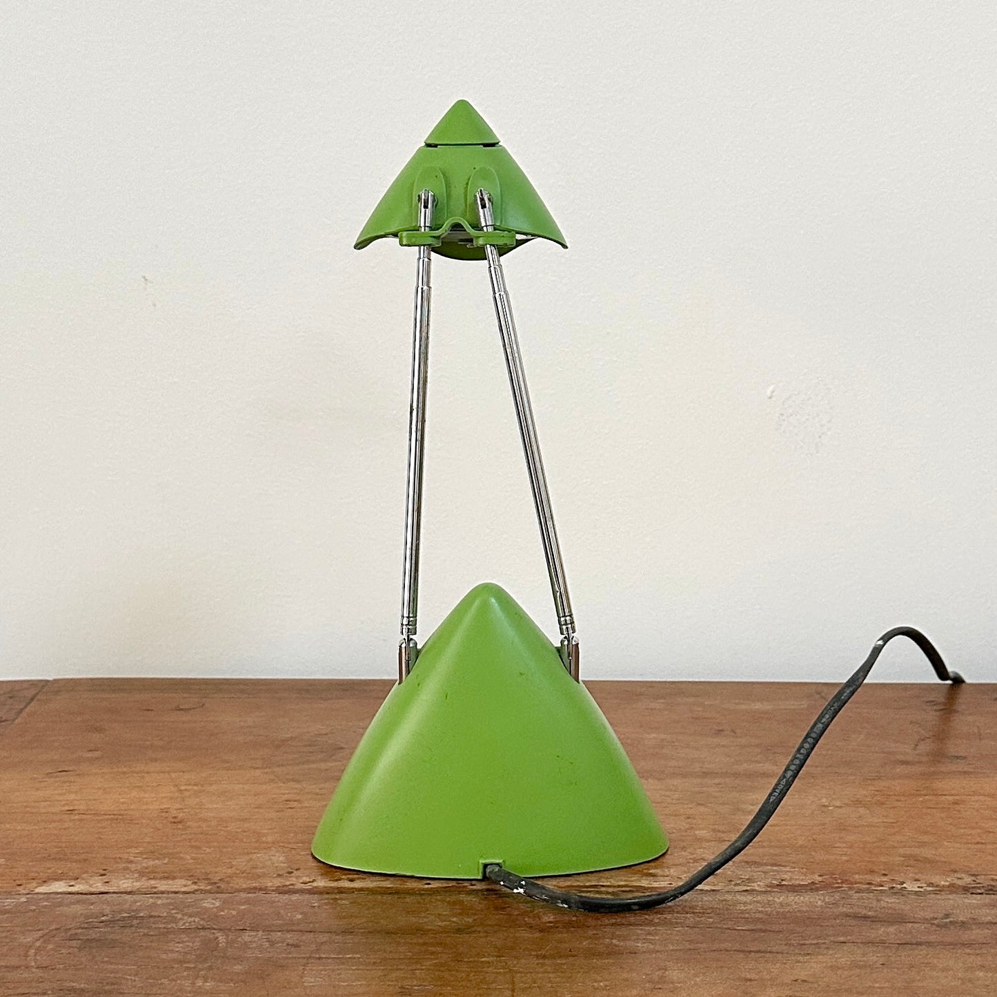 Lampe de Bureau Design en Plastique Vert – Design Télescopique et Orientable