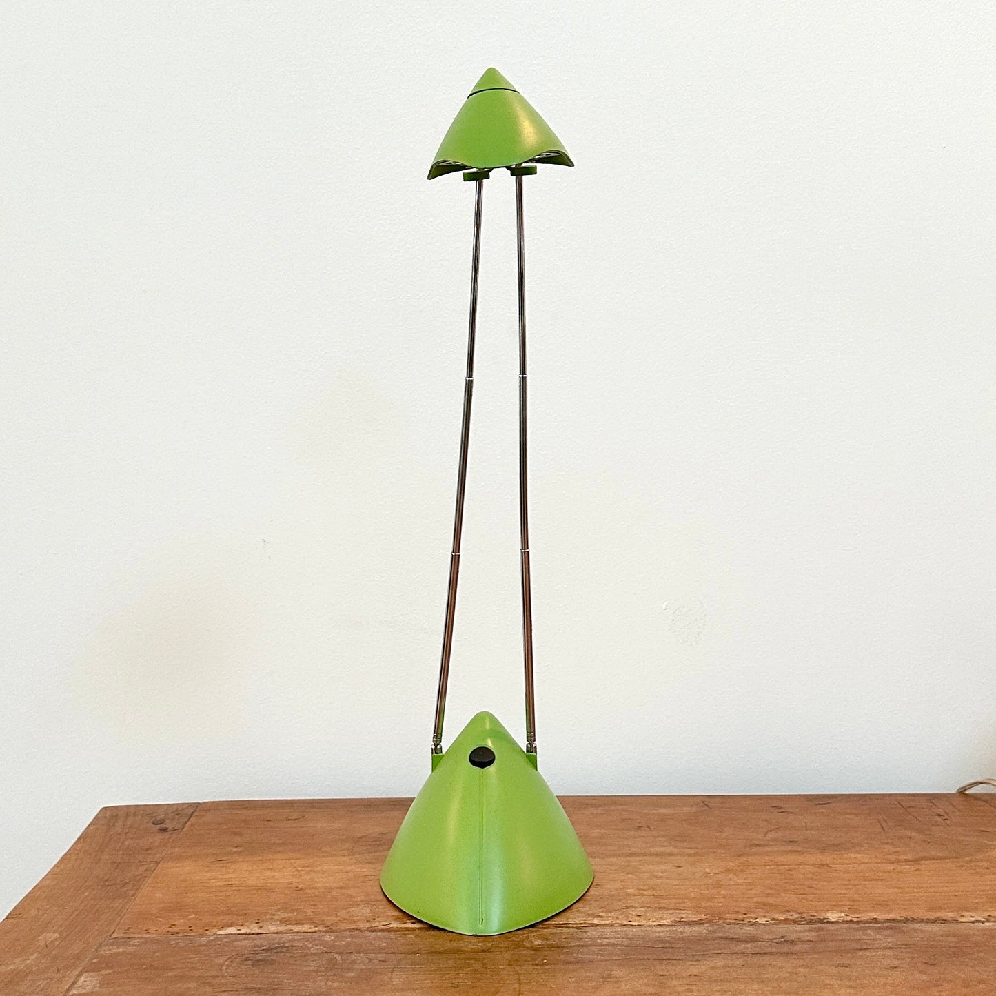 Lampe de Bureau Design en Plastique Vert – Design Télescopique et Orientable