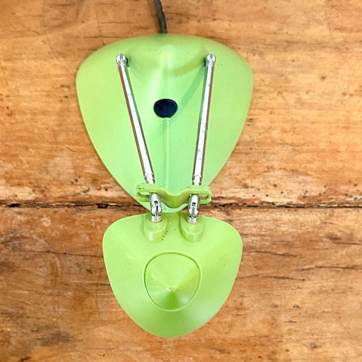 Lampe de Bureau Design en Plastique Vert – Design Télescopique et Orientable