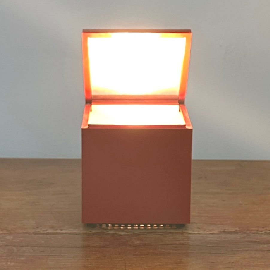 Lampe CINI & NILS – Design Iconique OPI Milano - Modèle : Cuboluce rouge