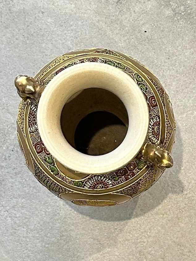 Vase en porcelaine de Satsuma – Signé – Décor Samouraïs & Rehauts dorés