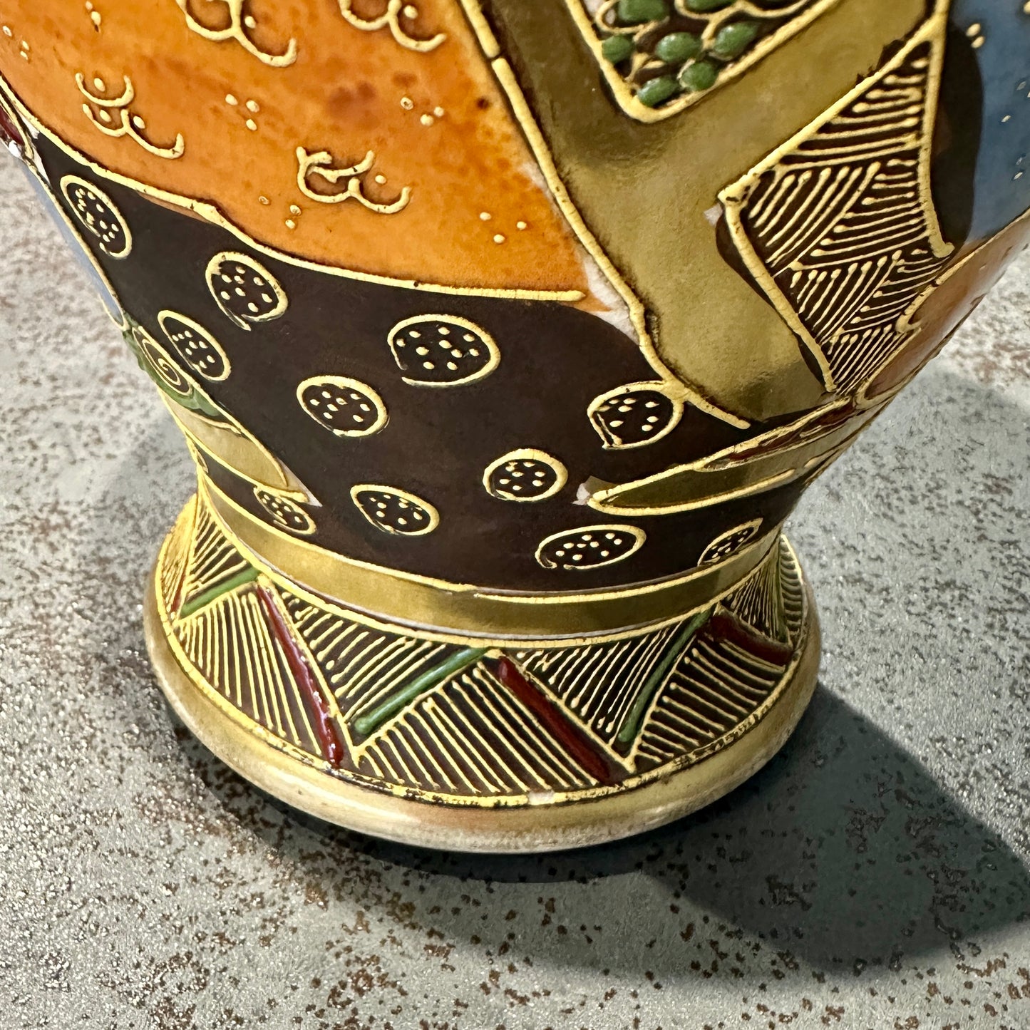 Vase en porcelaine de Satsuma – Signé – Décor Samouraïs & Rehauts dorés