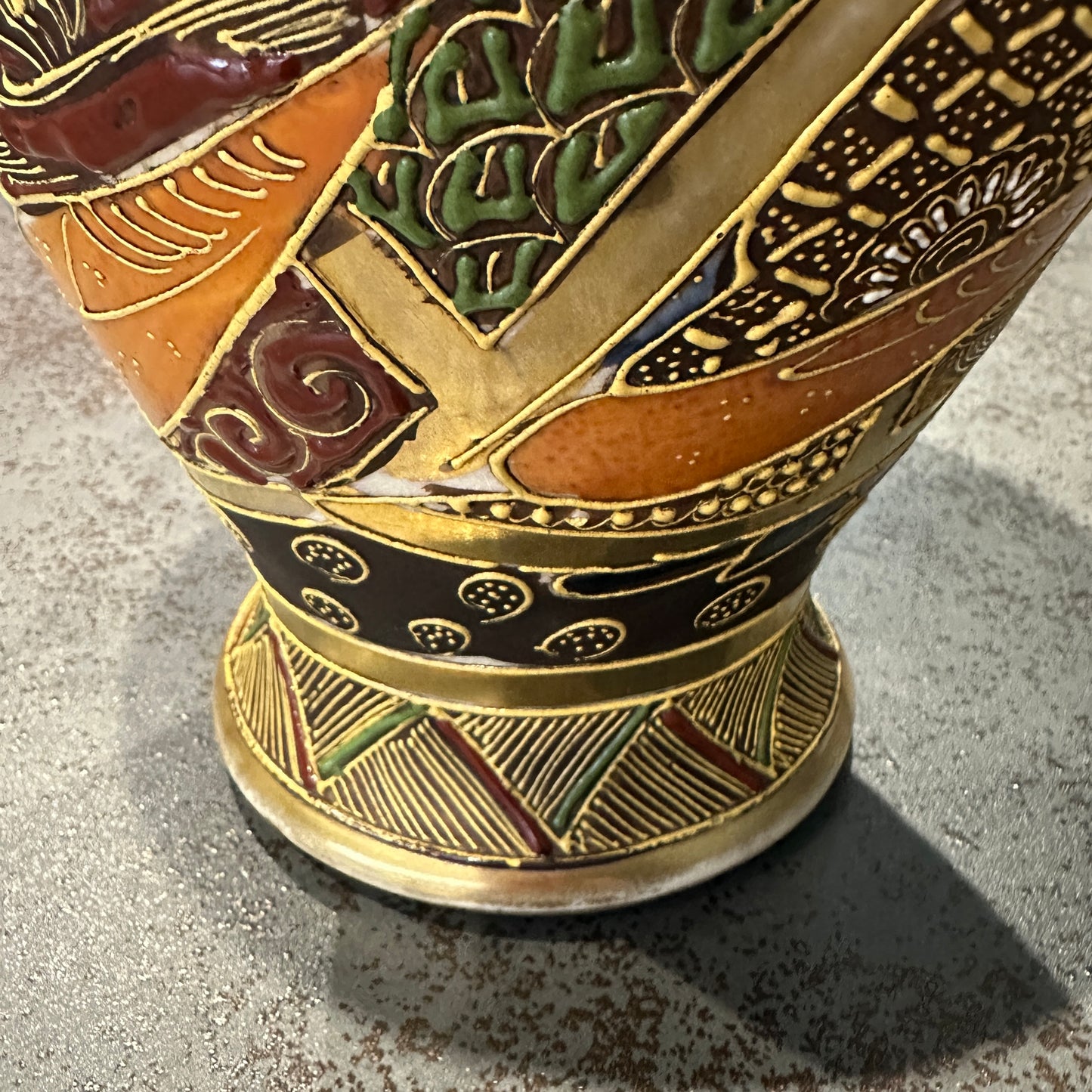Vase en porcelaine de Satsuma – Signé – Décor Samouraïs & Rehauts dorés