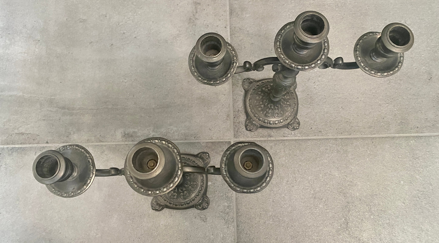 Paire de bougeoirs classiques à 3 feux en étain - Made in Italy