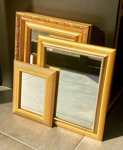 Miroir - format moyen - bois - lisse et doré