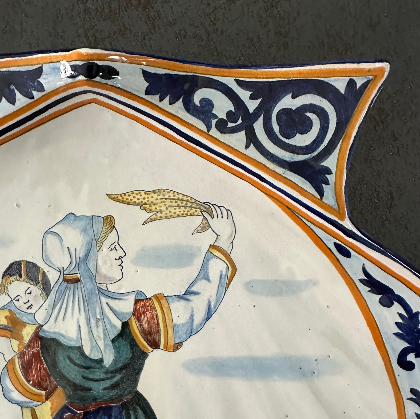 Faience - Henriot Quimper - plat coquille
St Jacques grande taille (33 cm)