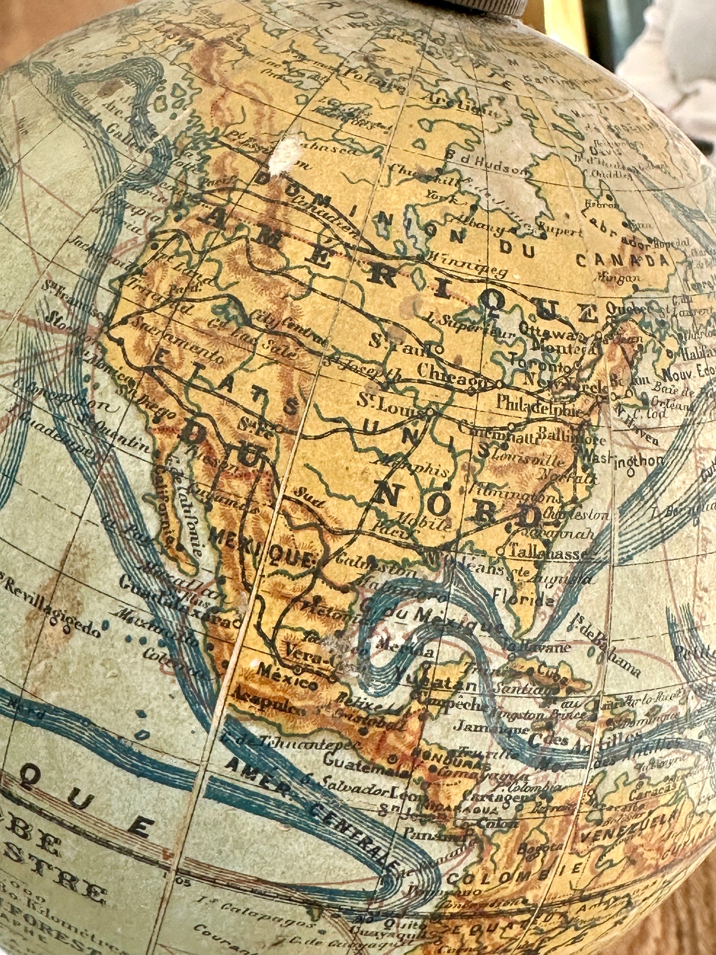 Globe terrestre J. FOREST, Éditeur Géographe à Paris - Début XXe siècle
