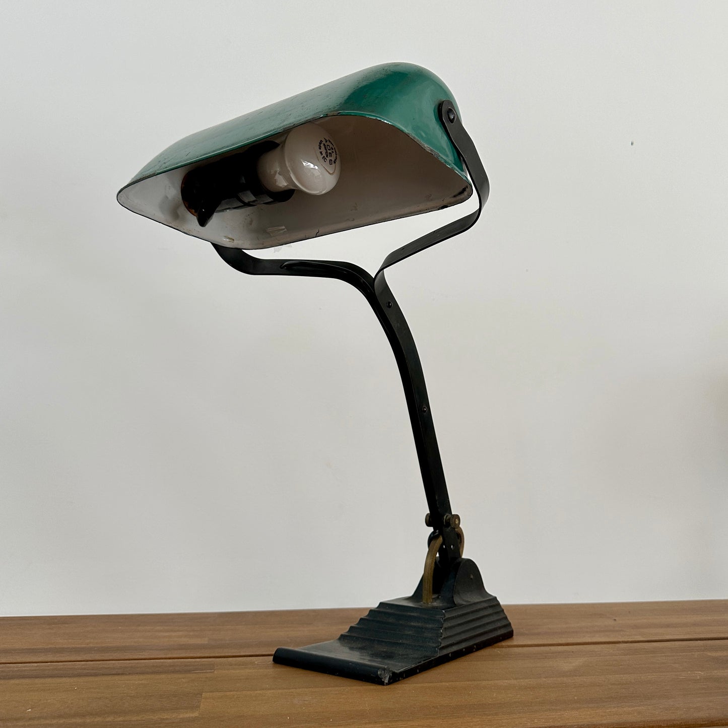 Lampe de bureau HORAX à piètement escalier - Circa 1930