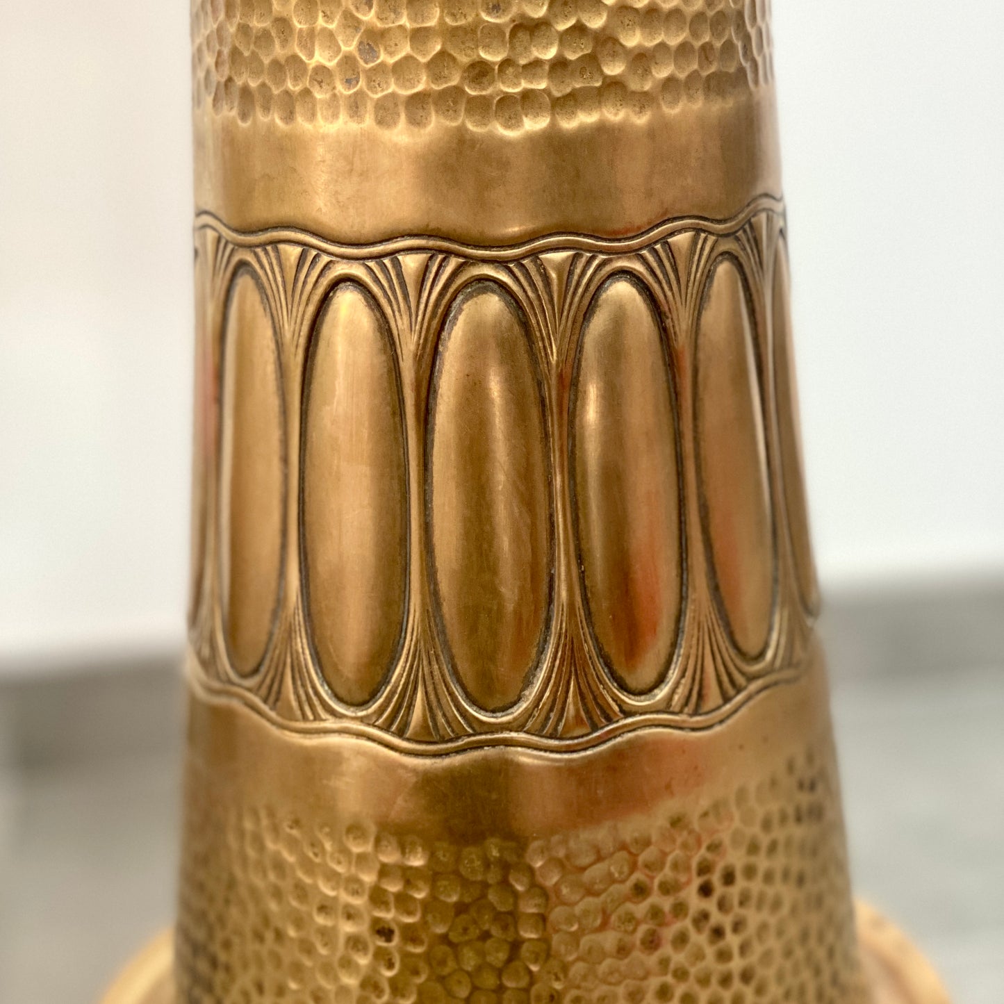 Lampe art déco sur Vase - Laiton - grande taille