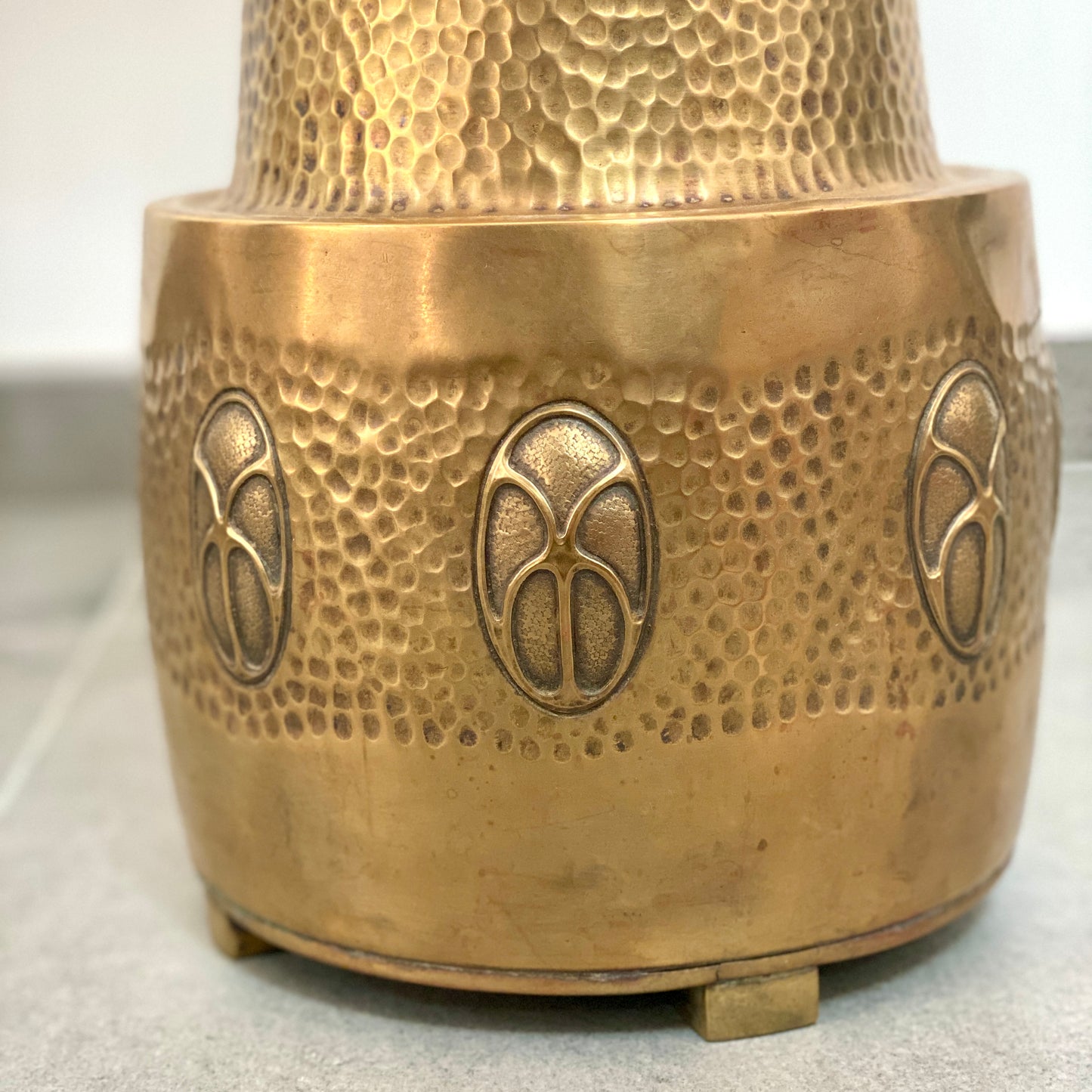 Lampe art déco sur Vase - Laiton - grande taille