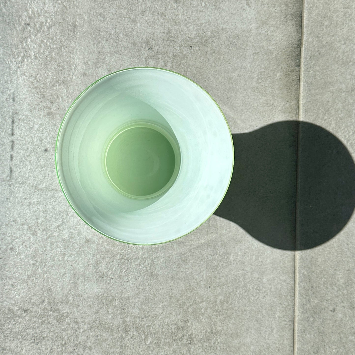 Vase en opaline - vert pastel- années 50