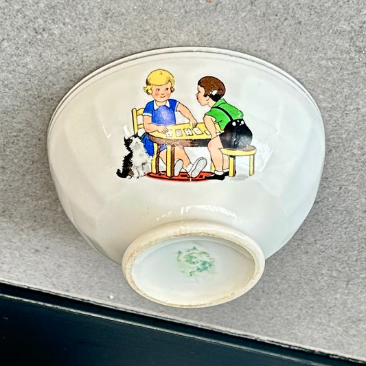 Bol ancien en faïence décor enfantin naïf – années 1930/1950 – décor jeux d'enfants