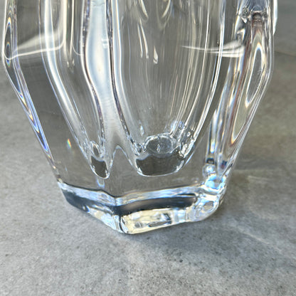 Vase en cristal hexagonal signé Daum France – 35 cm – Cristal clair Made in France