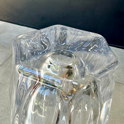 Vase en cristal hexagonal signé Daum France – 35 cm – Cristal clair Made in France