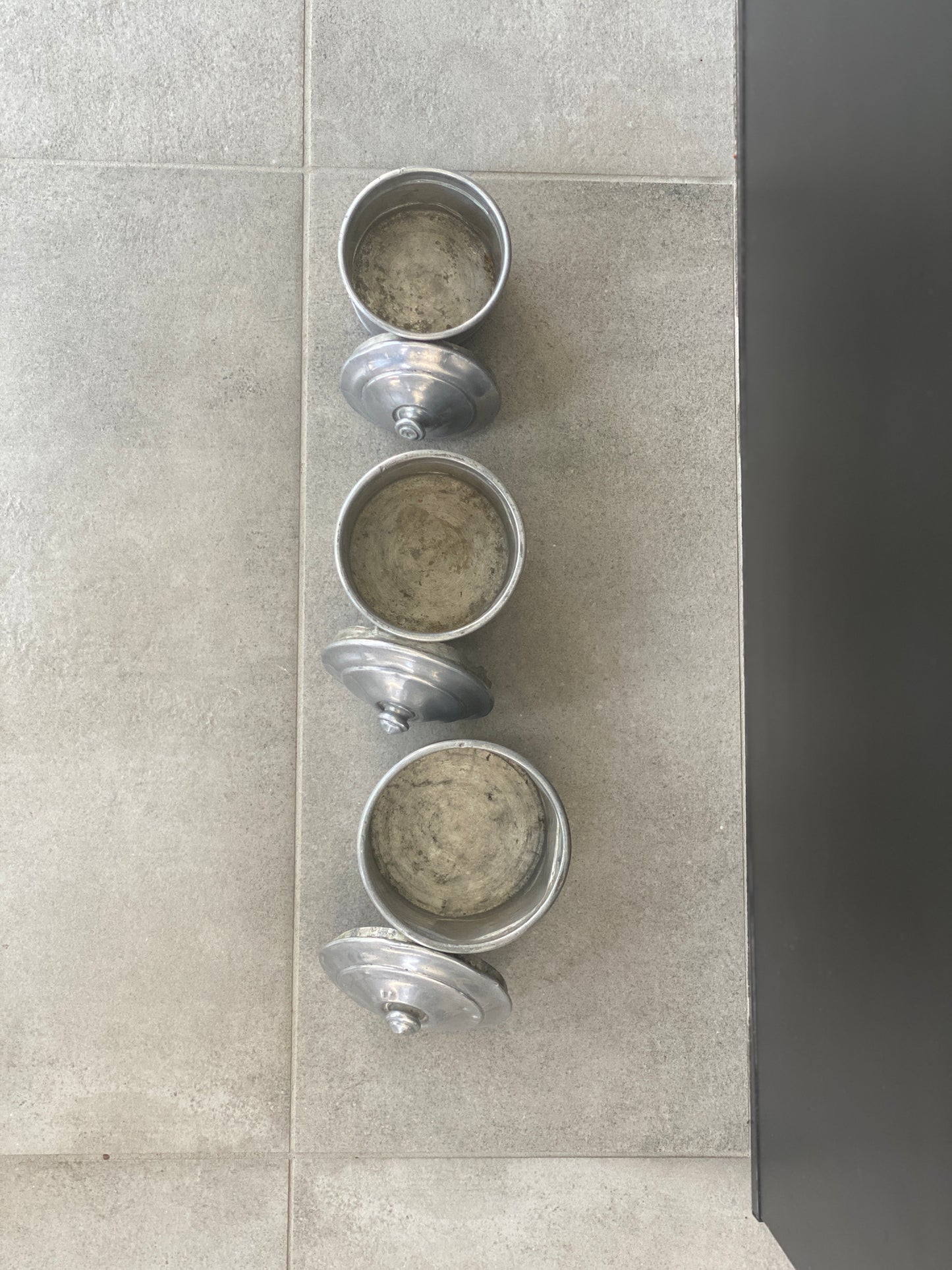 3 boites en fer-blanc vintage