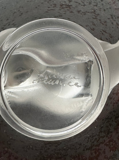 Baguier en cristal signé Lalique France - Modèle Couple de Colombes