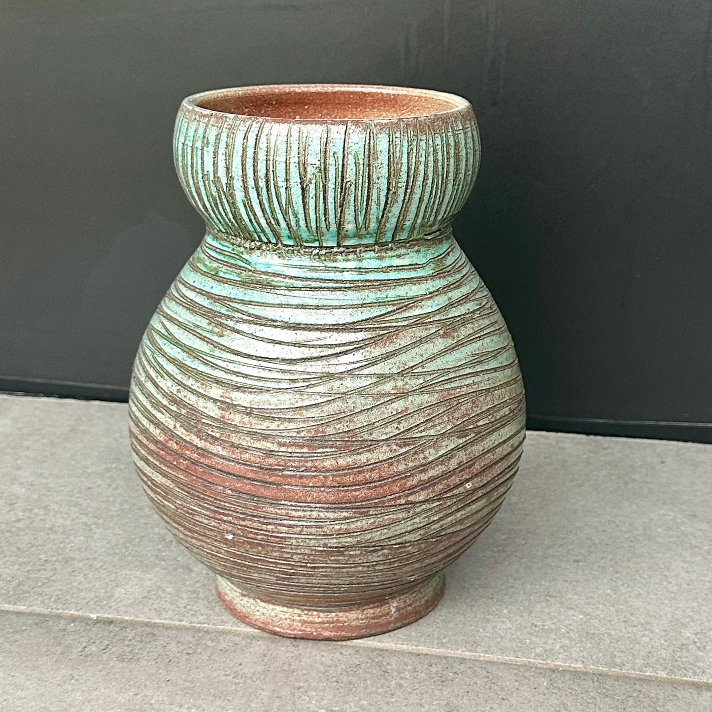 Vase Accolay en céramique émaillée turquoise – Années 60 – H 23 cm
