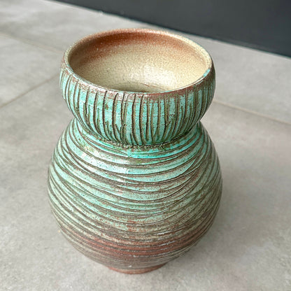 Vase Accolay en céramique émaillée turquoise – Années 60 – H 23 cm