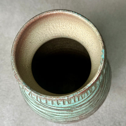 Vase Accolay en céramique émaillée turquoise – Années 60 – H 23 cm