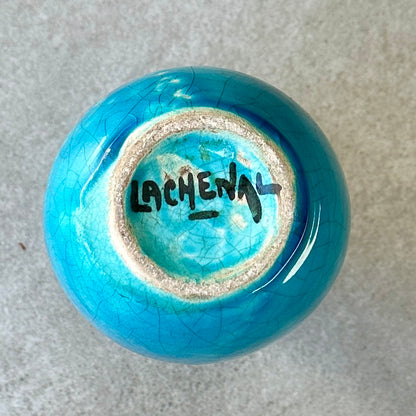 Signature Edmond Lachenal sous la base d’un vase Art nouveau en céramique bleue craquelée
