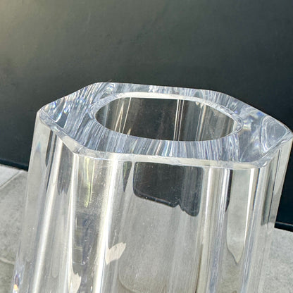 Vase en cristal hexagonal signé Daum France – 35 cm – Cristal clair Made in France
