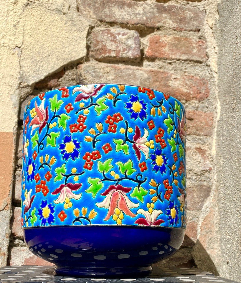 LONGWY. Cache-pot décor émaux polychrome