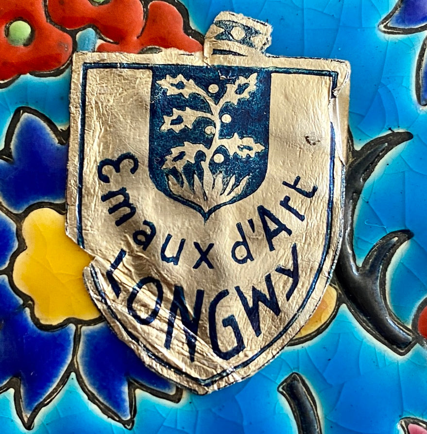 LONGWY. Cache-pot décor émaux polychrome