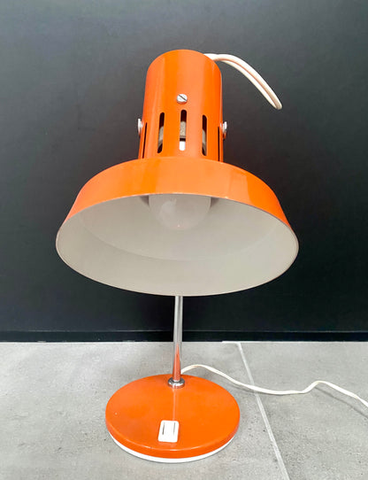 Lampe de bureau métal laqué orange et chrome - vers 1970