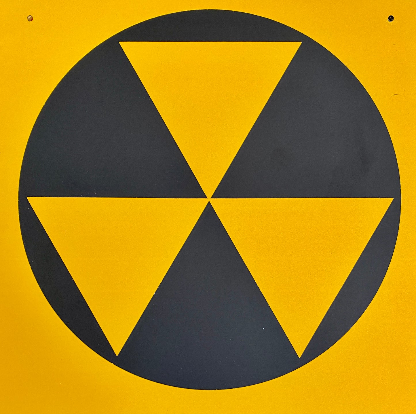 Plaque en acier - décoration industrielle - abri antiatomique