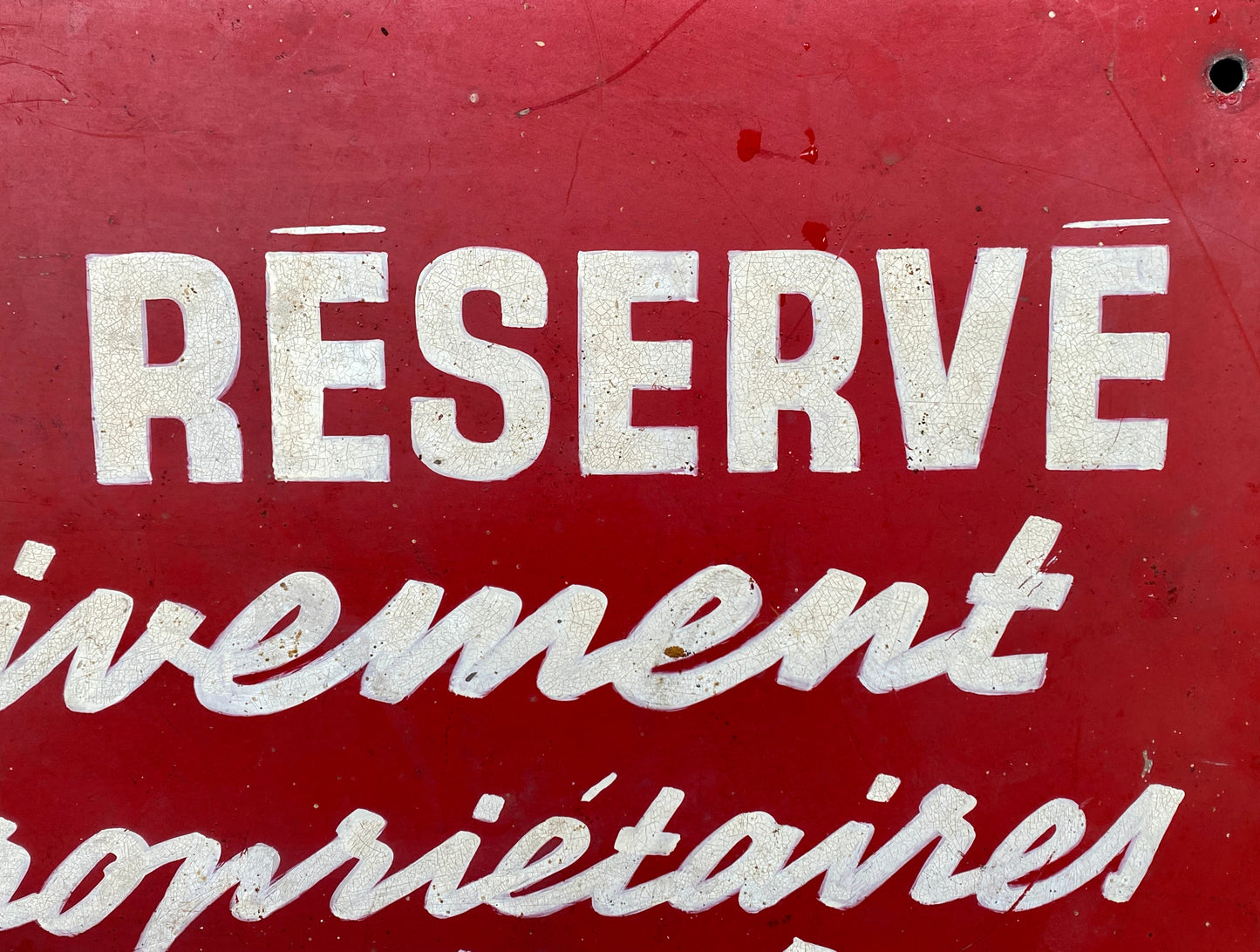 Plaque en tôle vintage - Rouge - Graphisme des lettres années 50 - "Passage réservé"