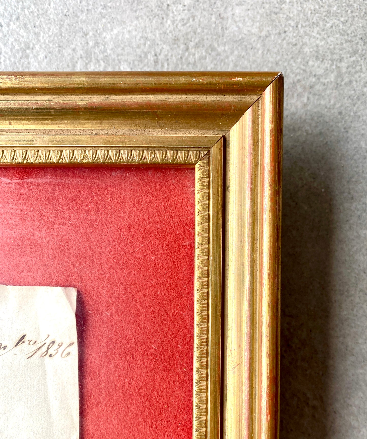 Lettre ancienne (1836) encadrée - cadre bois doré et velours rouge