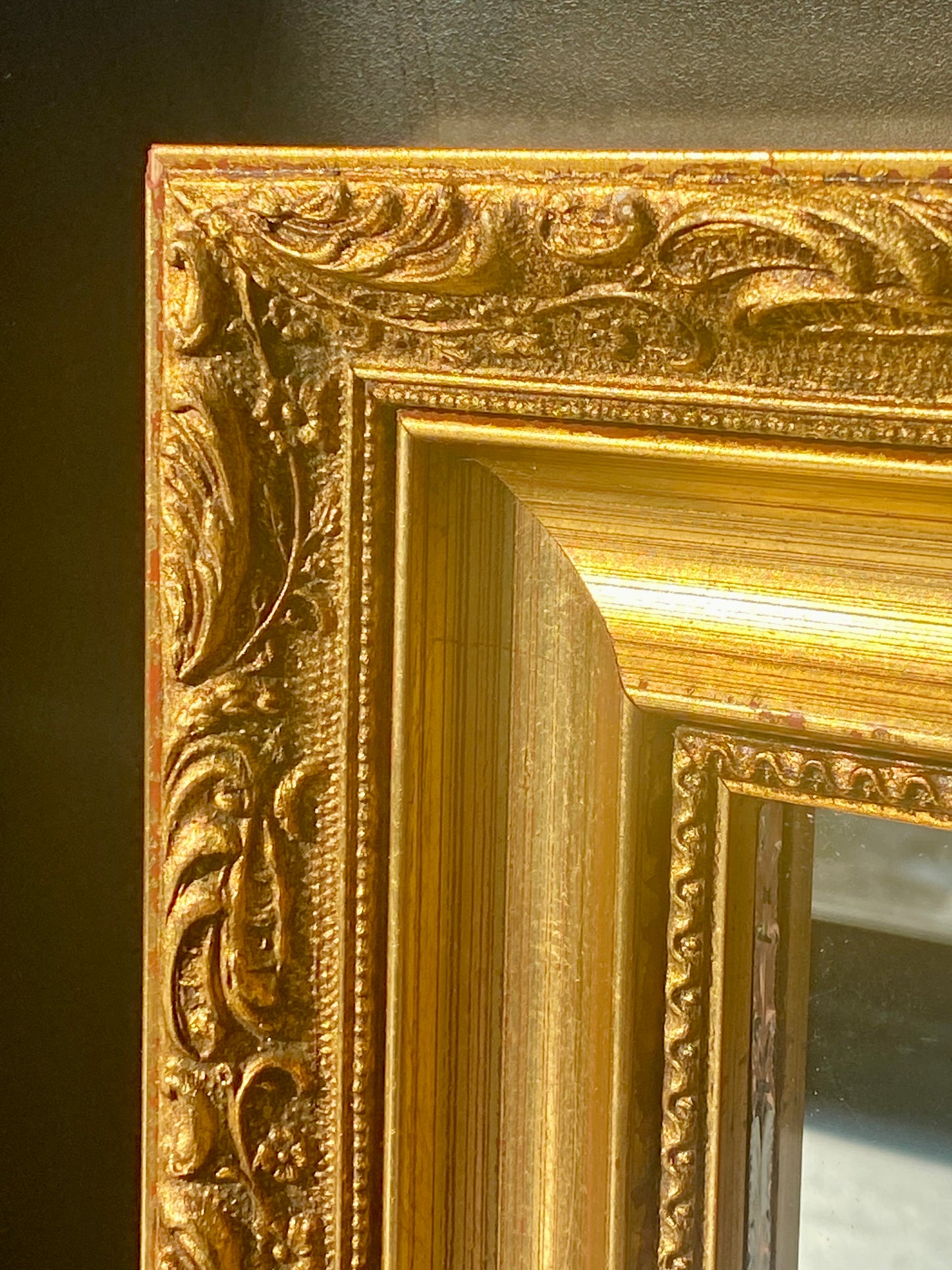 Grand miroir - bois doré - décor moulures