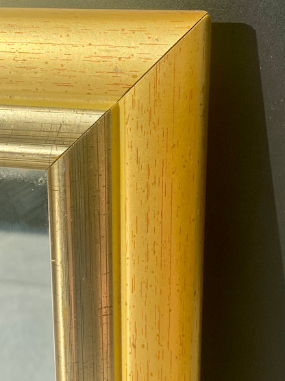 Miroir - format moyen - bois - lisse et doré